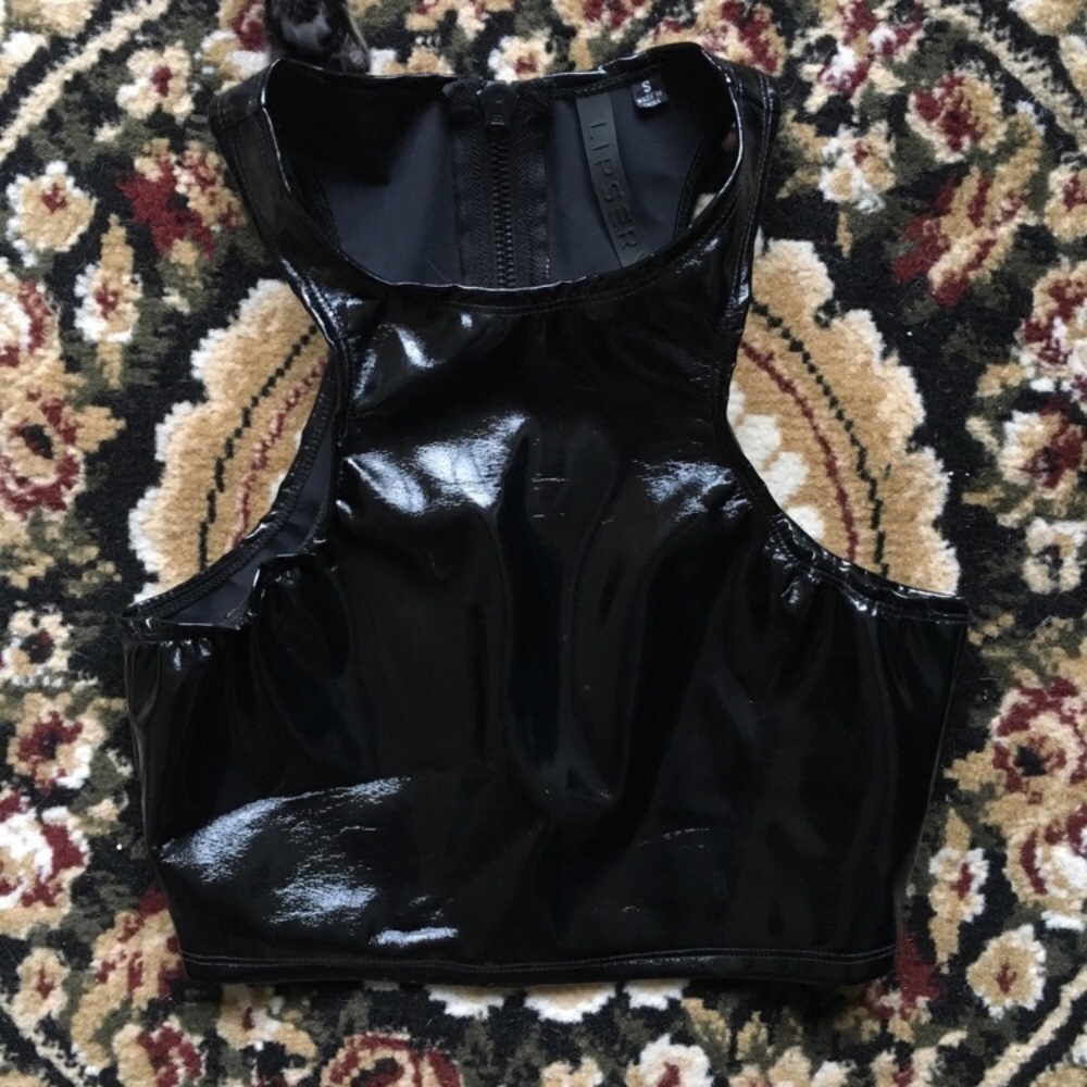 LIP SERVICE CROP TOP